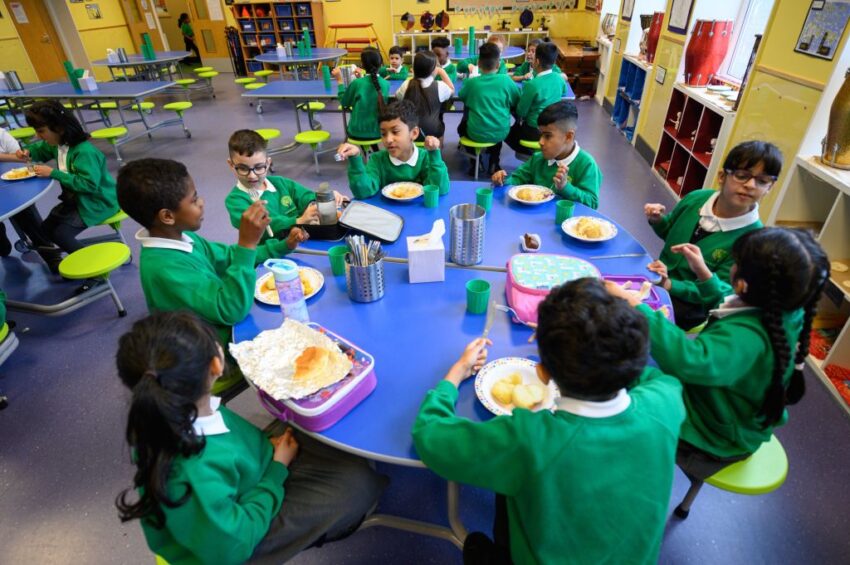 UNICEF ilk kez İngiltere’deki yoksul çocuklara gıda yardımı yapacak