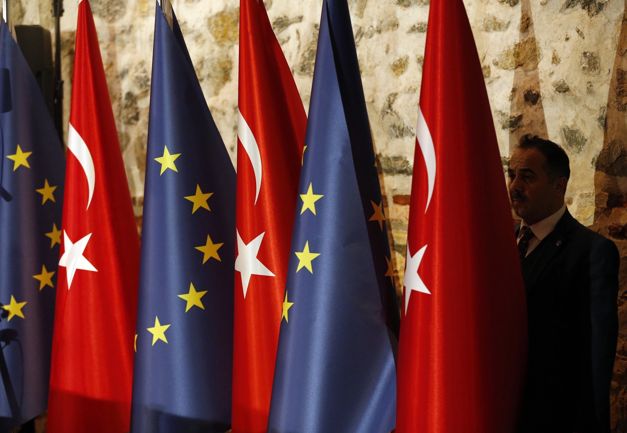 AB liderleri Türkiye’yi ‘parti kapatma ve kadın hakları’ konusunda uyardı