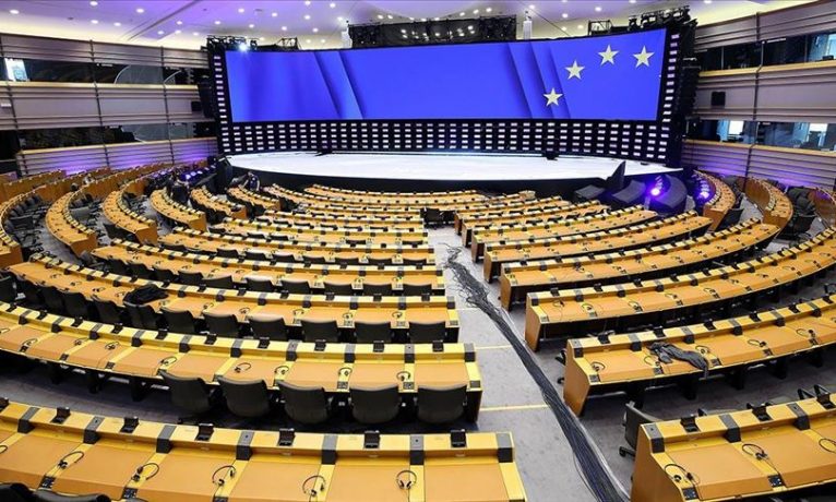 Avrupa Parlementosu Türkiye’nin üyeliğinin askıya alınmasını oyluyor