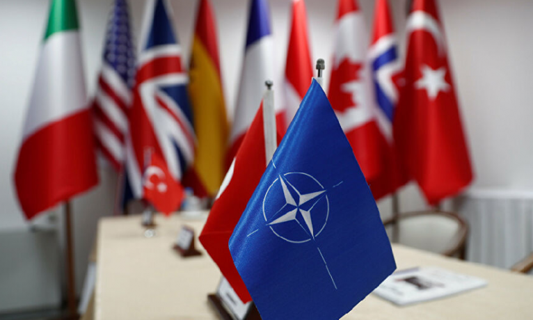 “Türkiye’yi NATO’dan çıkarmayı tartışalım”