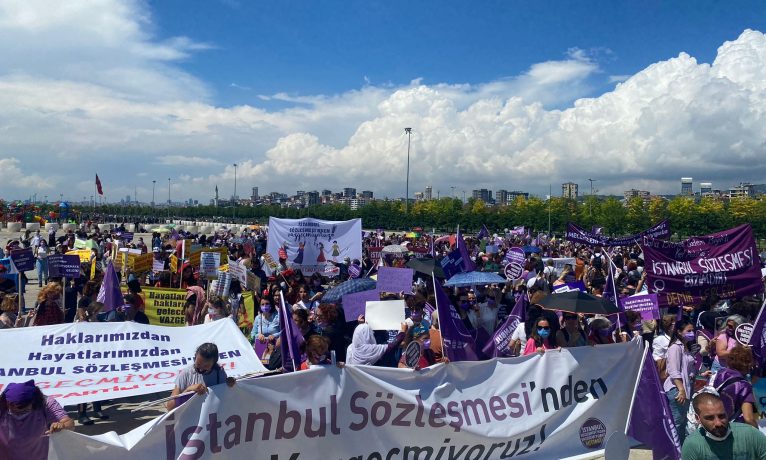 “İstanbul Sözleşmesi Bizim Vazgeçmiyoruz”