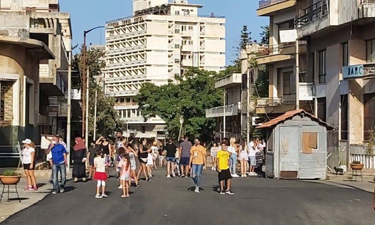 Kapalı Maraş’a insanların ilgisi yoğun