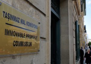 Maliye, Taşınmaz Mal Komisyonu’nun 41 milyon sterlinini maaşlara aktardı