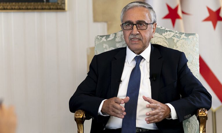 Akıncı yapılan çirkin muameleye ses yükseltme çağrısı yaptı