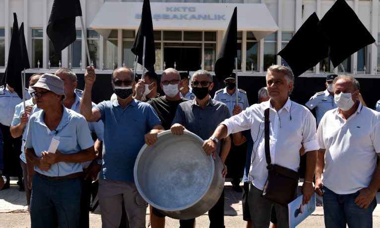 Hükümetin sigorta prim desteklerini kaldırması protesto edildi