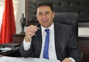 Saner “itibar suikastı” davasını kazandı