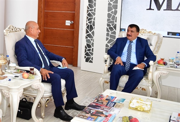 Gönyeli Belediye Başkanı Ahmet Benli, Malatya Büyükşehir Belediyesi’ni ziyaret etti