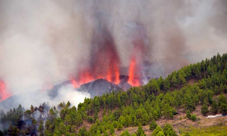 La Palma yanardağı faaliyete geçti