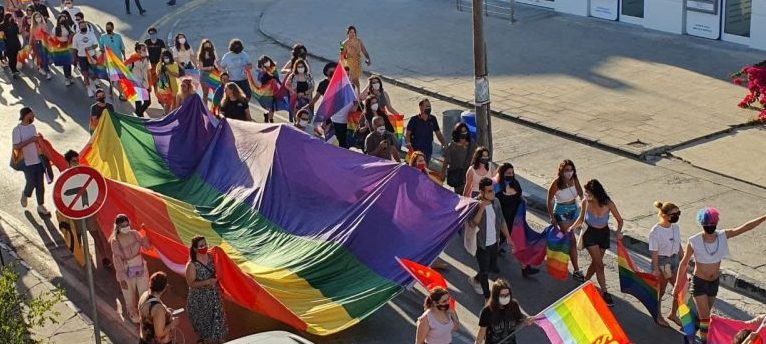 Kıbrıs’ın kuzeyinde eşcinsel çiftler çocuk sahibi olabilecek