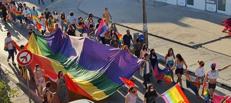 Kıbrıs’ın kuzeyinde eşcinsel çiftler çocuk sahibi olabilecek