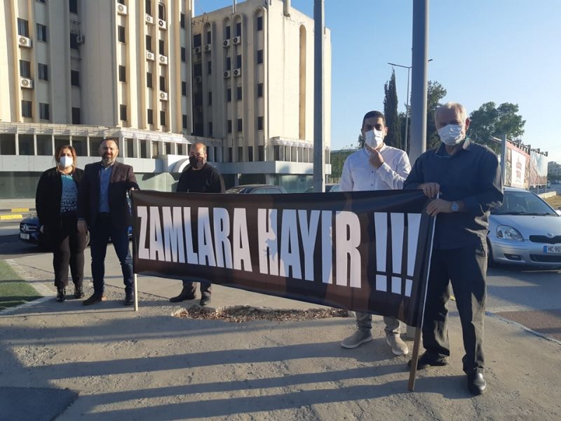 Sendikalar zam ve pahalılığı protesto etti