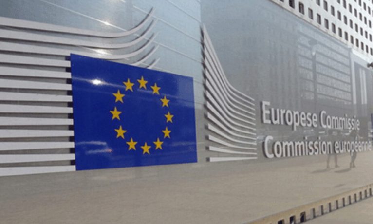 Avrupa Komisyonu Rus fosil yakıtlarından çıkış planını yayımladı