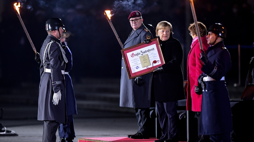 Merkel için veda töreni