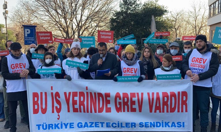 BBC İstanbul Bürosu çalışanları greve çıktı