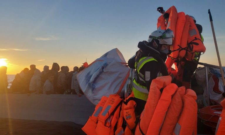 Akdeniz’de hafta sonu 228 düzensiz göçmen kurtarıldı