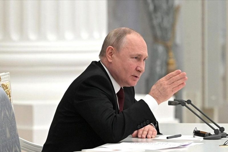 Putin: Dost olmayan ülkelere doğalgazı rubleyle satmayı planlıyoruz