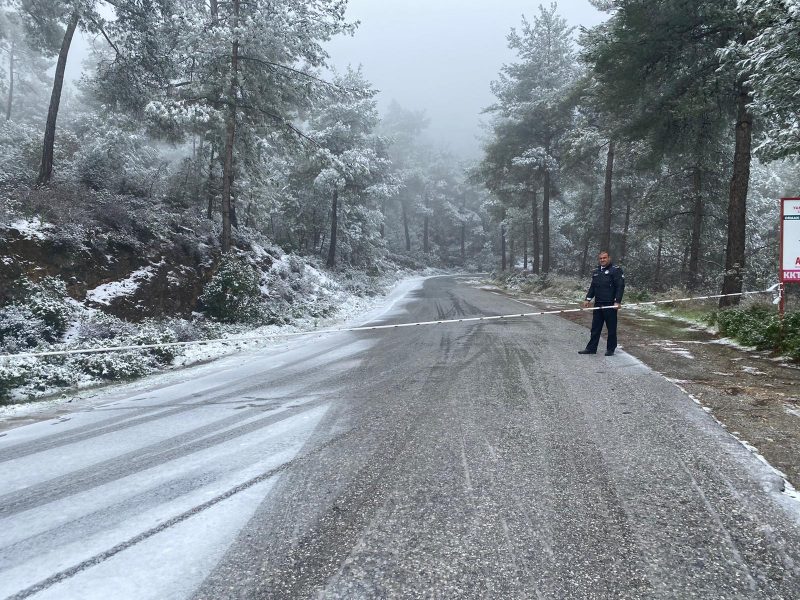 Polis’ten uyarı: Zorunlu olmadıkça yola çıkmayın