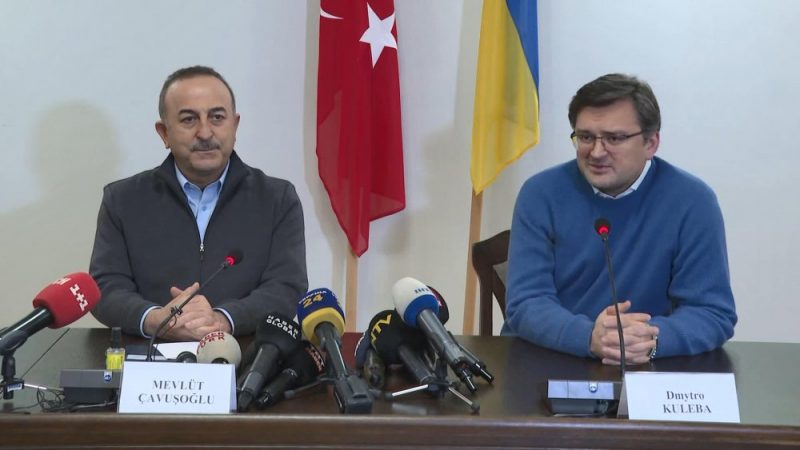 Çavuşoğlu, Ukrayna Dışişleri Bakanı Kuleba ile görüştü