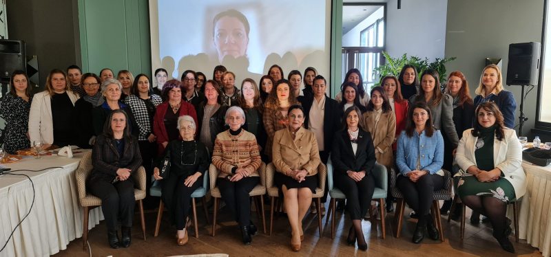 Kadın girişimcilerin önündeki engeller ve çözümleri tartışıldı
