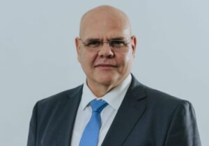 Özkunt: “Sözde istikrarınızı bozacağız”