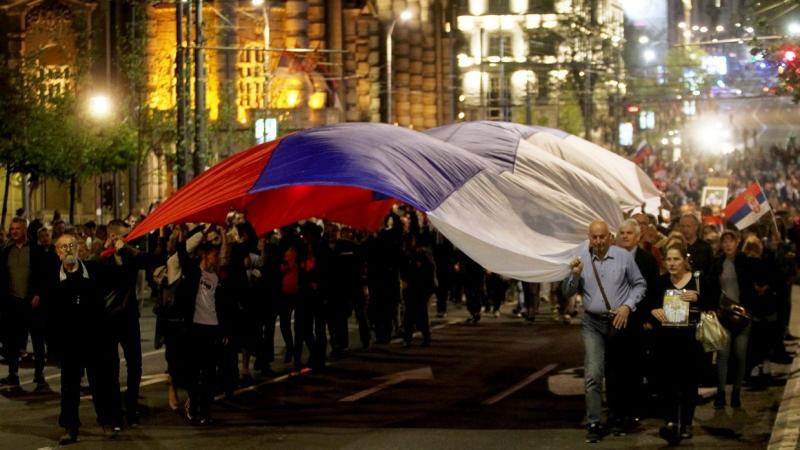 Sırbistan’da protesto gösterisi: Rus milli marşını söyleyip “NATO’ya hayır!” dediler