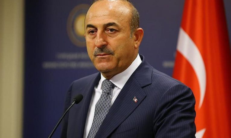 Çavuşoğlu: Suriye’ye giden Rus uçaklarına hava sahasını kapattık