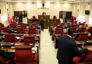 Meclis’i açamayan Töre: “Nedir bu çektiğimiz?”