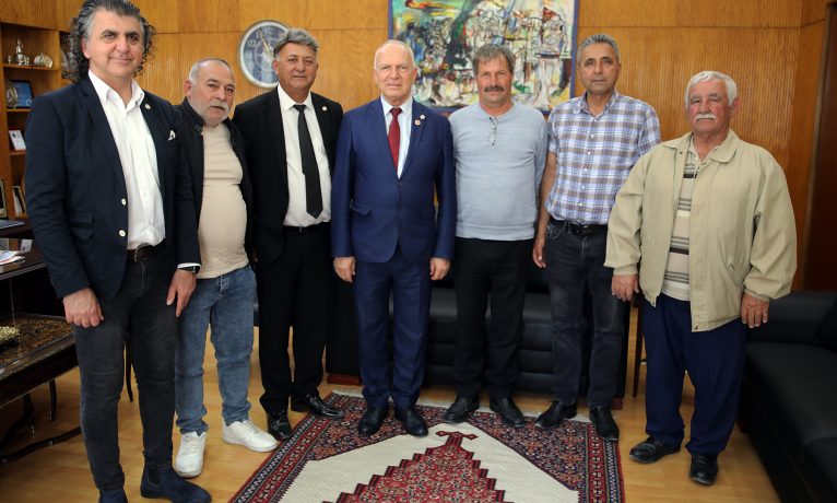 Muhtarlarla görüşmesinde vurguladı: Güney Mesarya’da oyunlar oynandı