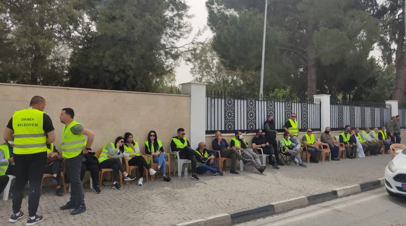 Belediyelerin Meclis önündeki eylemi devam ediyor