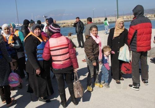 31 kişilik göçmen grup Poli sahiline ulaştı