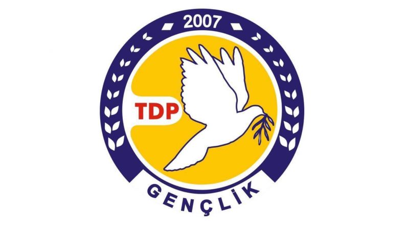 TDP’li gençler Tatar’ın yurtdışı ziyaretlerinin açıklanmasını talep etti