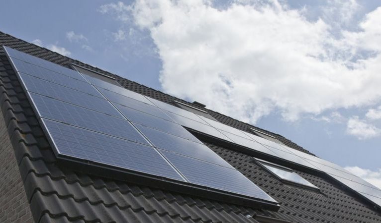 AB’den Rus enerjisine alternatif plan: Yeni kamu binalarına güneş panelleri zorunluluğu getiriliyor