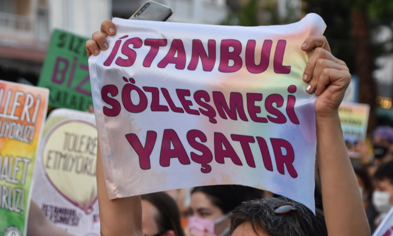 İstanbul Sözleşmesi davasında reddi hâkim istemi kabul edilmedi