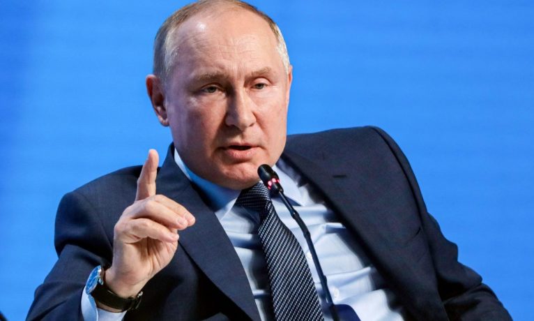 Putin’den Nobel Barış Ödülü kazanan Rus gazeteci Muratov’a “üstü kapalı” tehdit