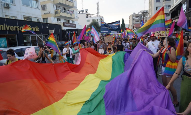 Dereboyu homofobiye karşı ses verdi