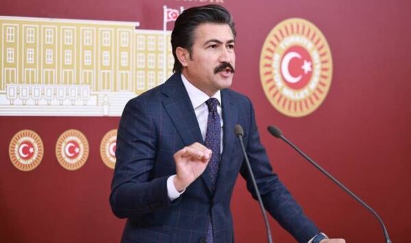 AKP Grup Başkanvekili Cahit Özkan görevden alındı