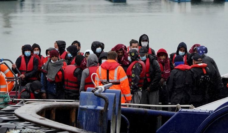 İngiltere’nin sığınmacıları Ruanda’ya gönderme planında ilk uçak 14 Haziran’da kalkıyor