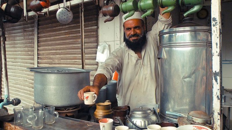 Pakistan’da halka ekonomiye yardım çağrısı: Az çay için