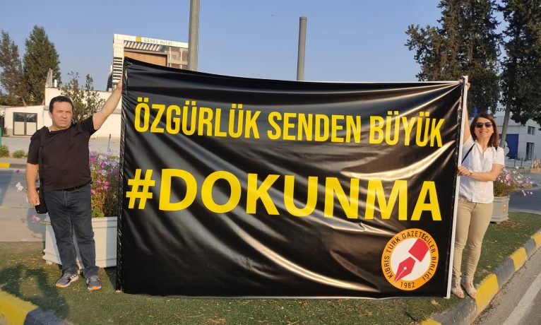 Gazeteciler sokağa çıktı: Özgürlük Senden Büyük #Dokunma