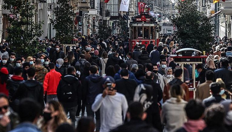 Türkiye I Çıplak dolaşma, sokakta cinsel ilişki, kendini yakma…Bu eylemler neden yaşanıyor?