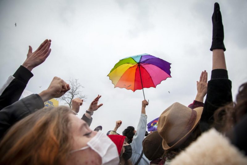 LGBTİ+’ların ailelerinden: Evlatlarımızın yanındayız, onları bağrımıza basıyoruz