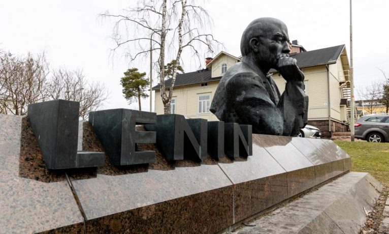 Elveda Lenin: NATO’ya girmek isteyen Finlandiya, Rus devrimcinin heykelini kaldırıyor