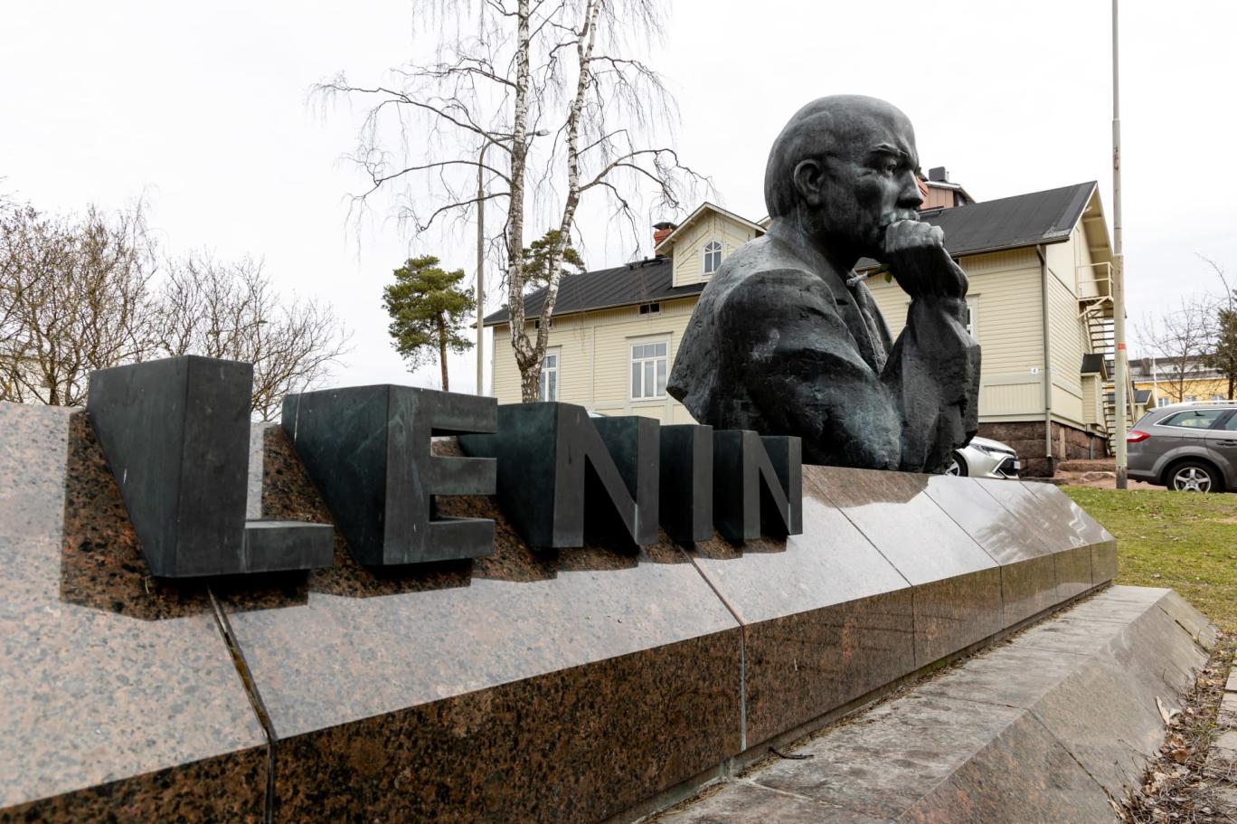 Elveda Lenin: NATO’ya girmek isteyen Finlandiya, Rus devrimcinin heykelini kaldırıyor