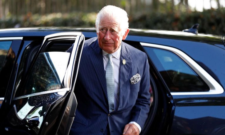 Prens Charles’ın eski Katar Başbakanı’ndan market torbası ve çanta içinde para aldığı iddia edildi