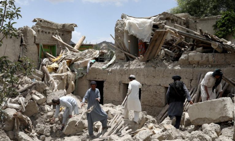 Taliban: Deprem için gönderilen yardımlara karışmayacağız