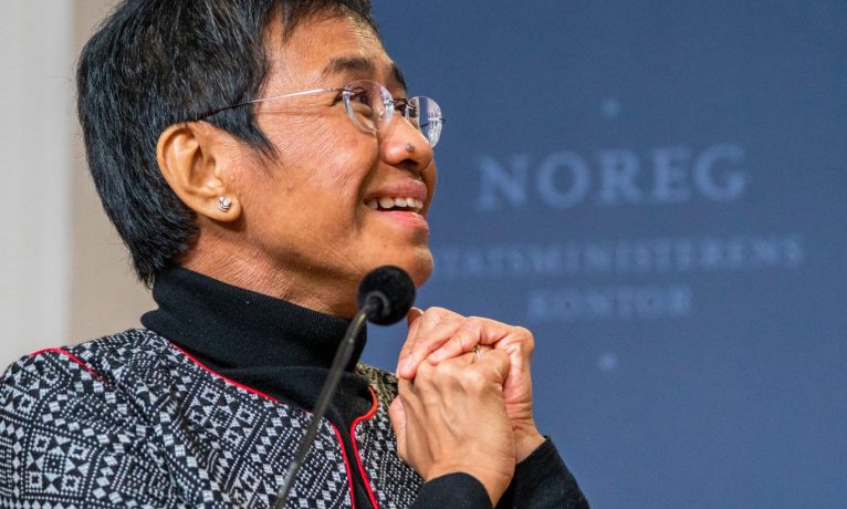 2021 Nobel Barış Ödülü sahibi muhalif Filipinli gazeteci Ressa’nın haber sitesi kapatılıyor