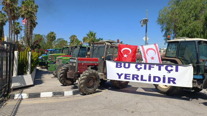 Çiftçiler Başbakanlık önünde eylem yapıyor