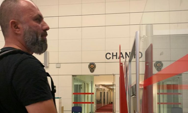 Türkiye’nin yasaklı listesi uzuyor: Korkmazhan da giriş yapamadı