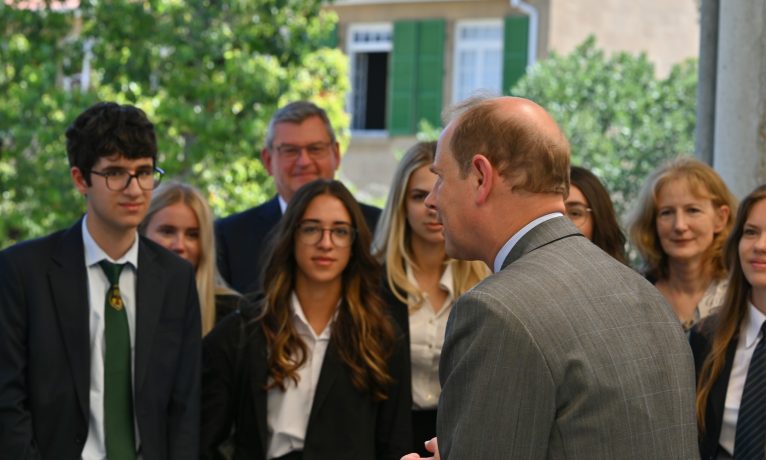 Prens Edward, ESK öğrencilerini şahsen tebrik etti