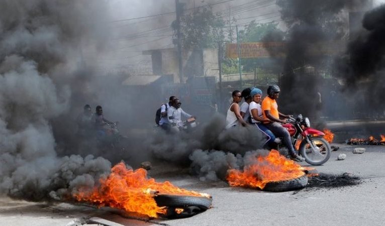 Çete şiddetine teslim olan Haiti’ye BM’den silah ambargosu